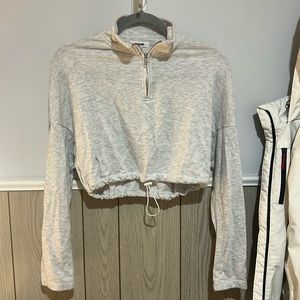 Women’s extra small cropped adjustable crew neck.
